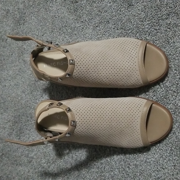 Marc Fisher Beige Suede Heeled Sandals 6M - Picture 2 of 10